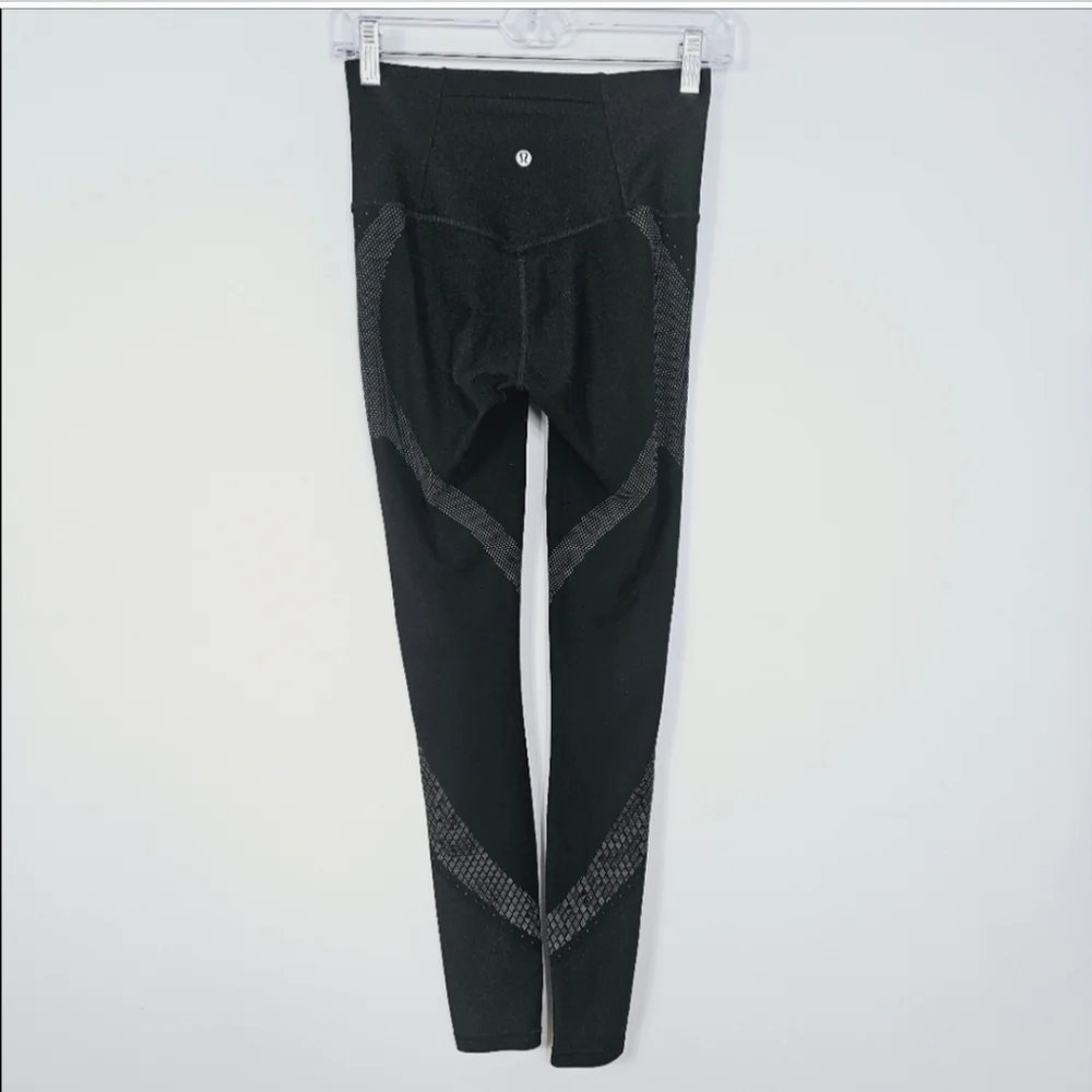 Lululemon Mapped Out High-Rise Tight 28" | Black / Glacier Grey | 8 - Picture 7 of 11